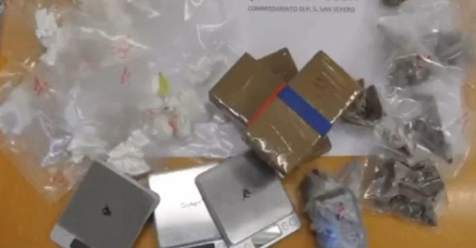 San Severo (FG) - 4 arresti per spaccio di droga: coinvolta intera famiglia (09.03.22)