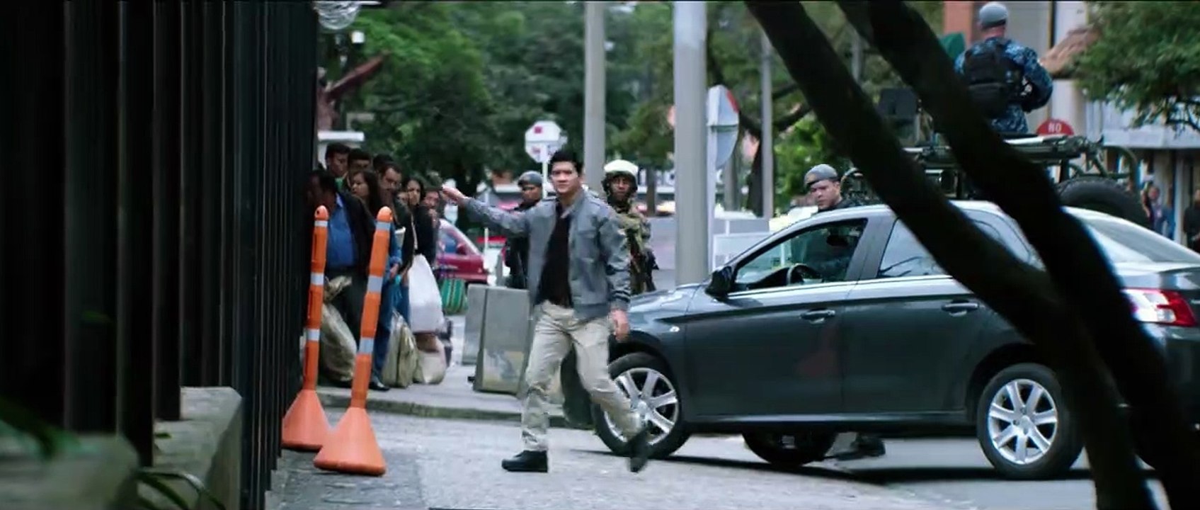 Mile 22 Trailer DF