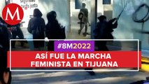 Colectivo feminista destruye estación de transporte en Tijuana
