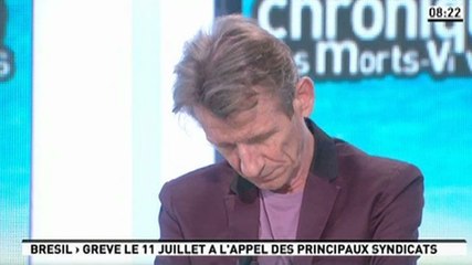 Zapping du 27/06 : Quand un chroniqueur s'endort en direct !