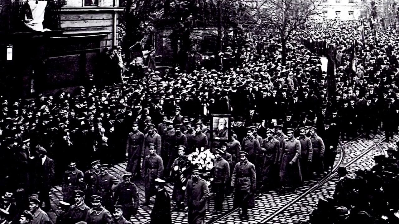 Rote Räte Trailer DF