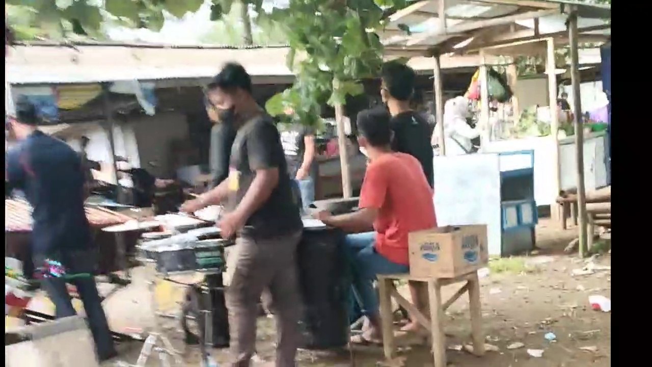 Traditional music angklung Larasema is very popular with tourists on Sundays