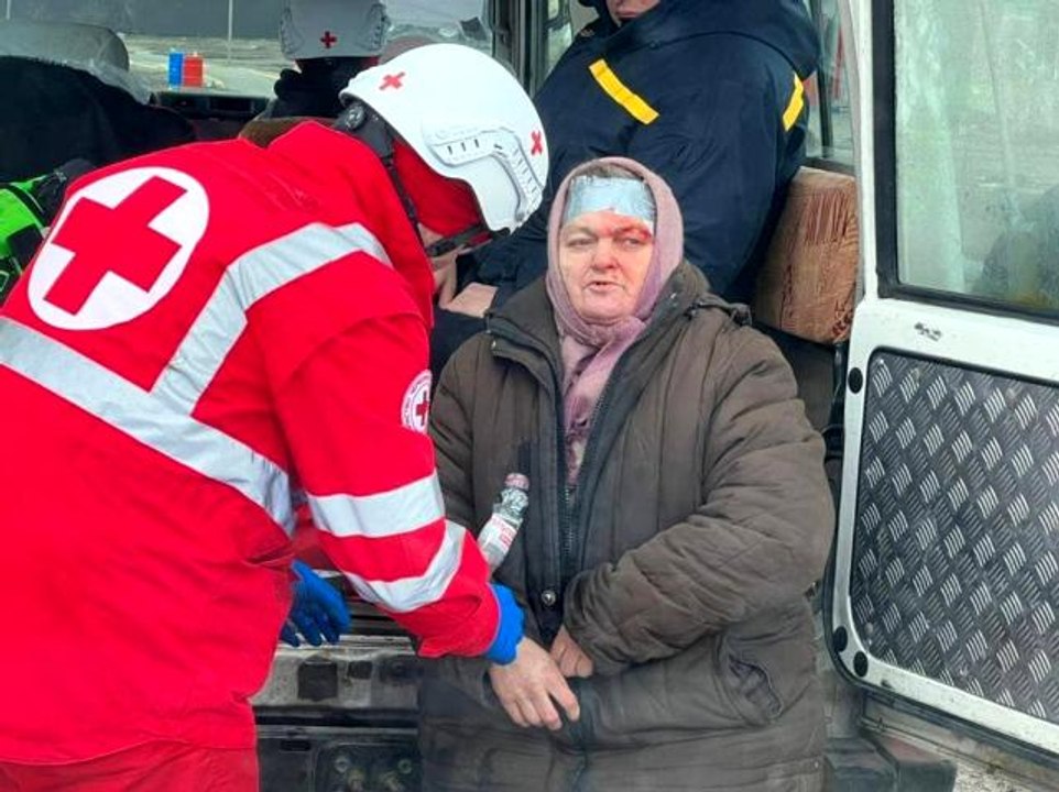 Kiev'e yakın bölgelerdeki sivil halk tahliye ediliyor