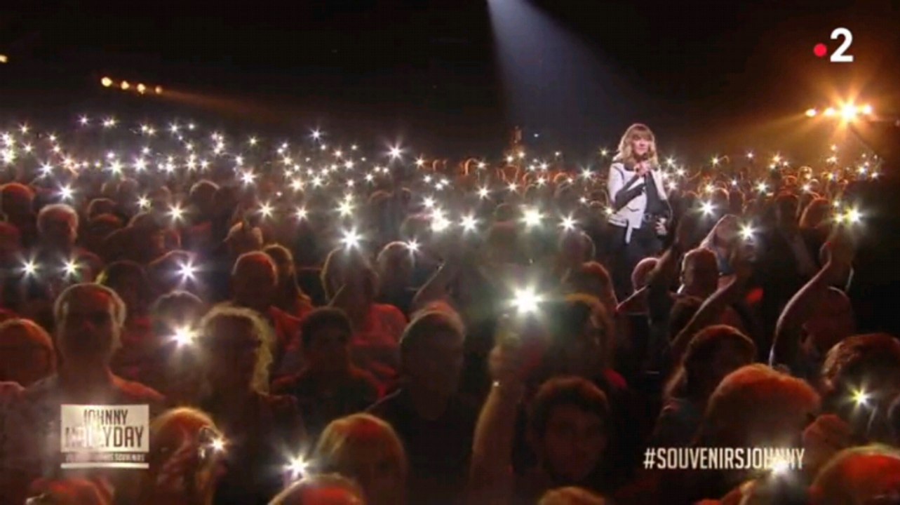 Hommage à Johnny Hallyday (France 2) : Daphné Bürki en larmes
