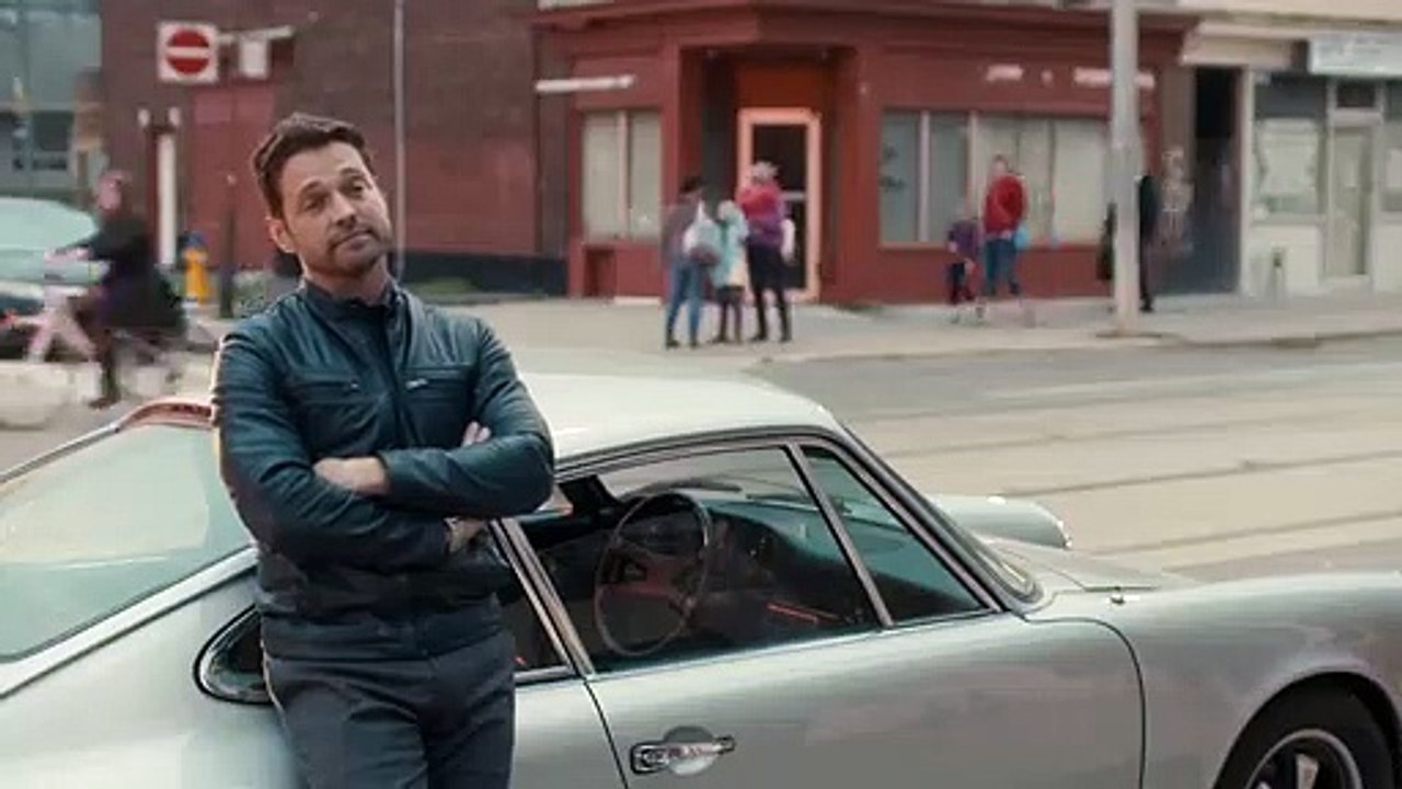 Private Eyes Trailer DF