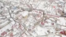 Bayburt'ta soğuk hava ve kar yağışı etkili oluyor
