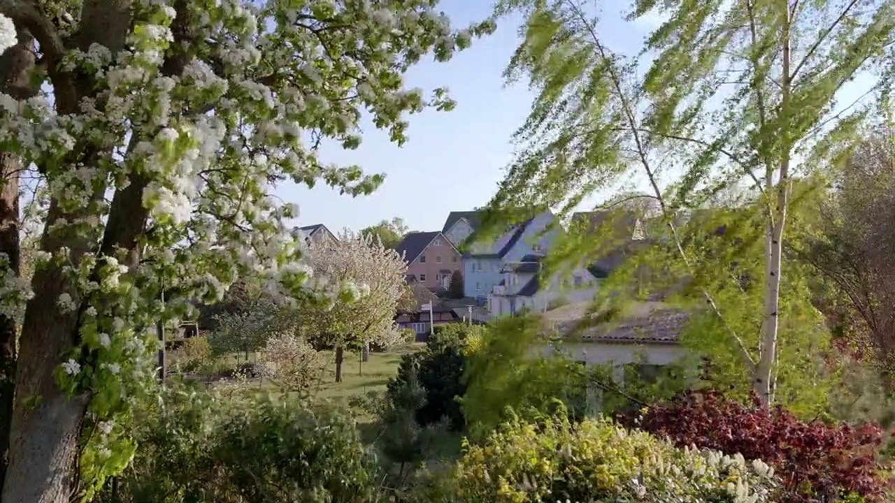 Wem gehört mein Dorf? Trailer (2) DF