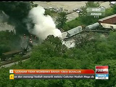 Pemandu parah, keretapi tergelincir dari landasan