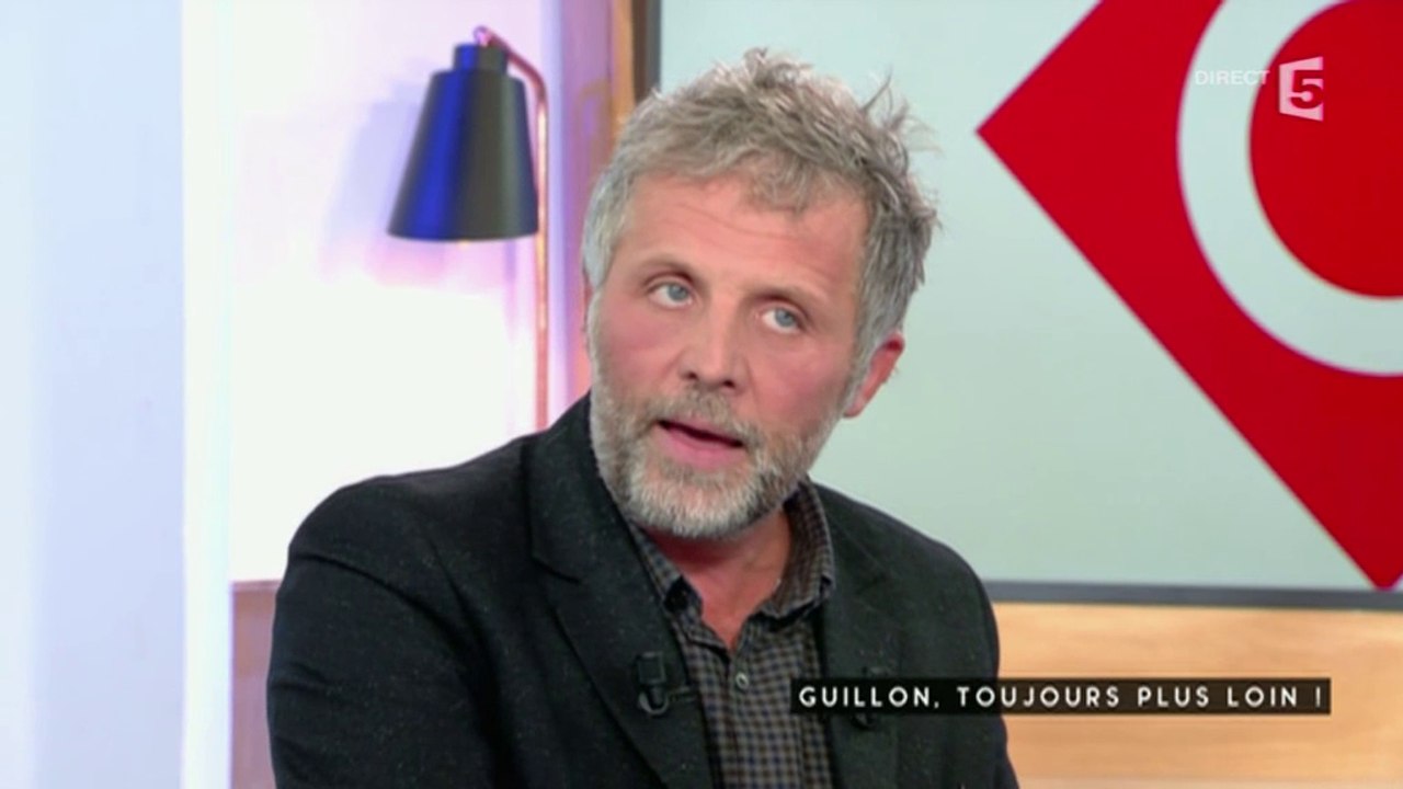 C à vous - S. Guillon défonce Canal+ et Bolloré