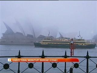 Kabus tebal menutupi bandar Sydney