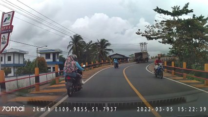 Heavy Load Nearly Tips Over Truck