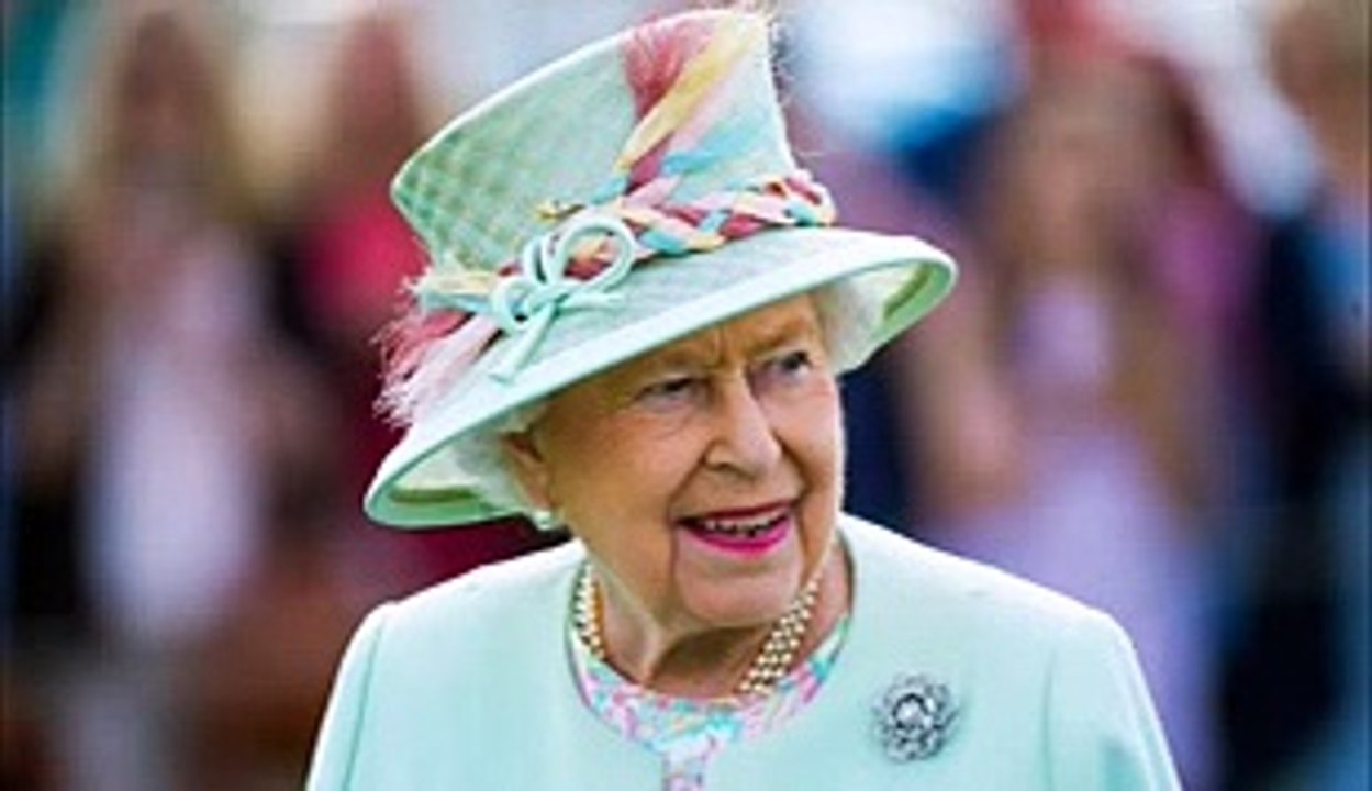 Queen feuert BH - Ausstatterin