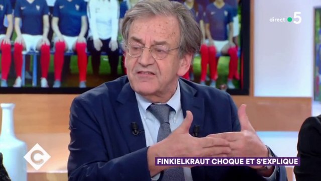 Zapping du 07/06 : Alain Finkielkraut : Le football féminin n’est pas un spectacle sportif