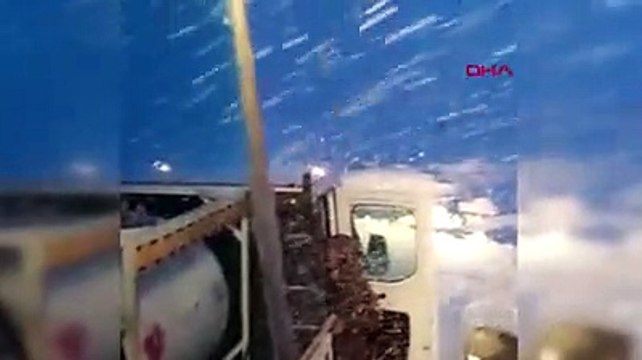 Van'da ambulans kara saplandı