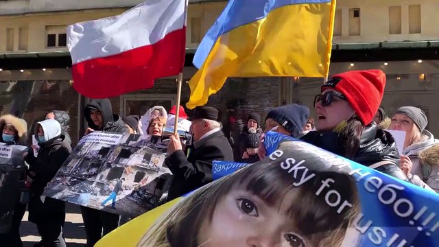 Закройте небо! : украинские беженцы выходят на демонстрации в Кракове