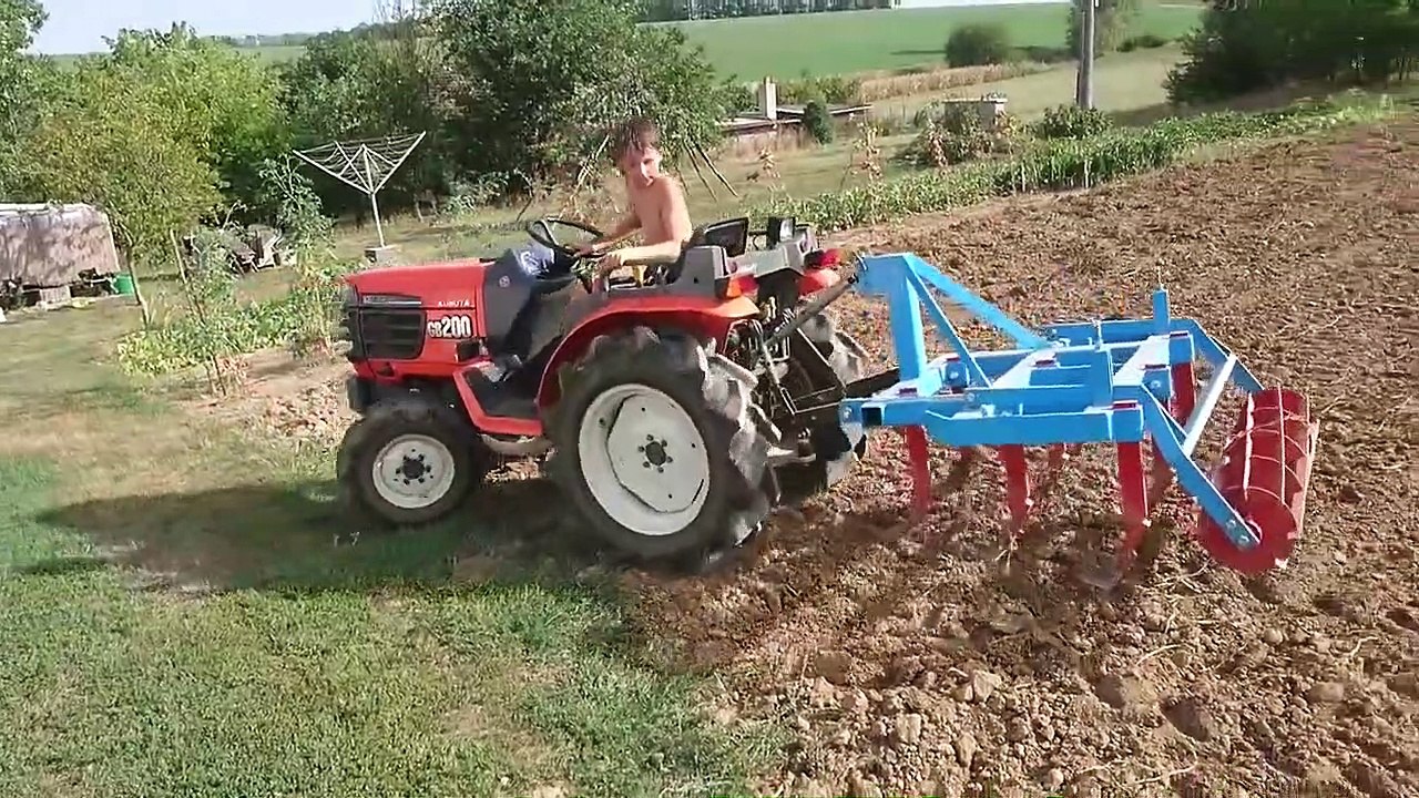 Mini tractor  cultivate work