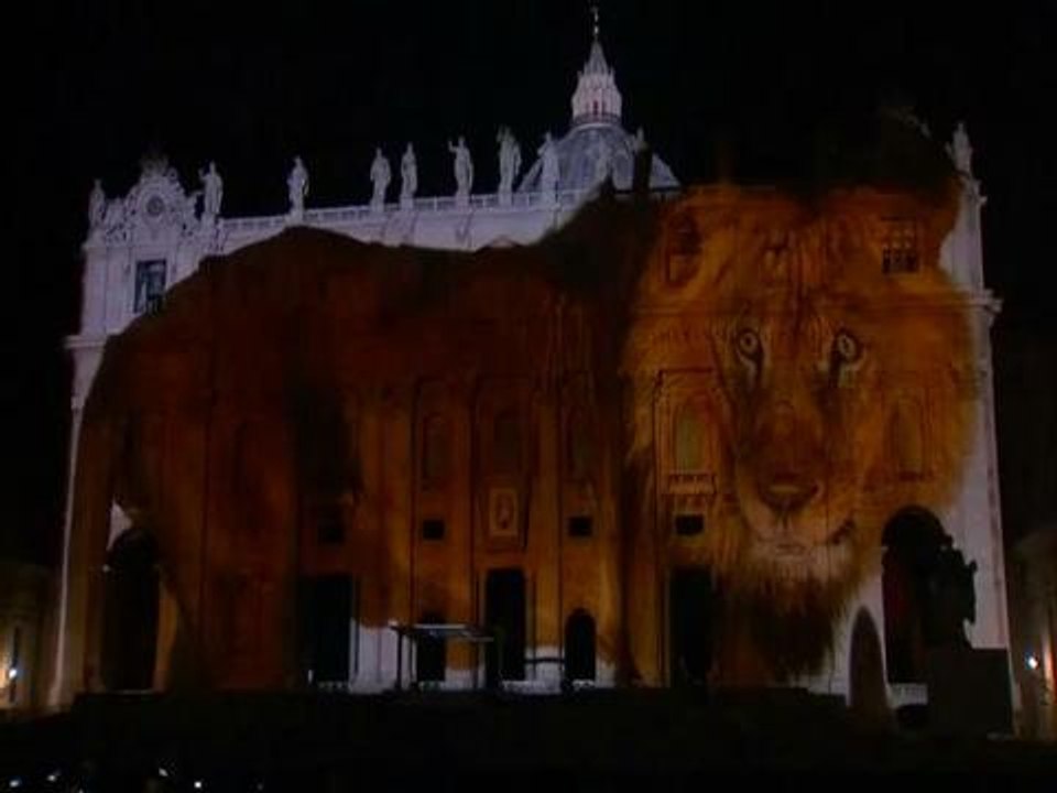 Vatican light show marks Holy Year, COP21