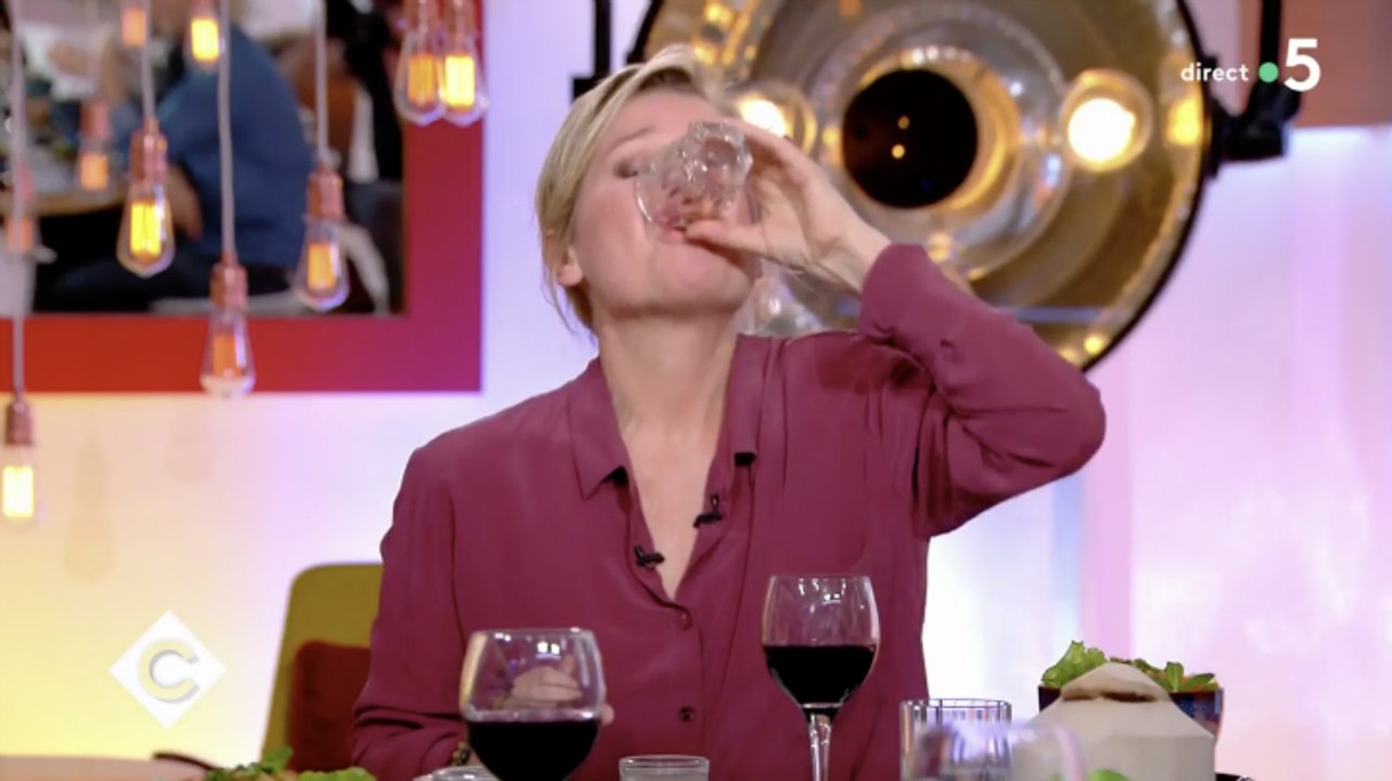 C à vous : JoeyStarr fait boire Anne-Elisabeth Lemoine