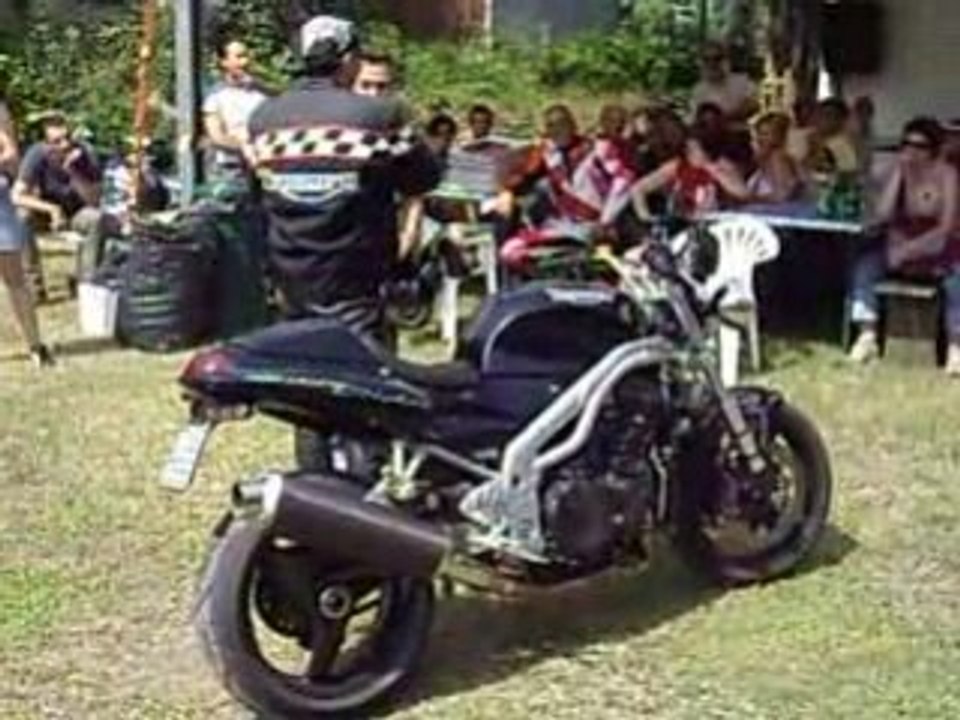 Moto triumph speed triple raduno