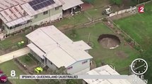 Le zapping du 04/08 : Un trou béant apparaît dans le jardin d’un couple australien