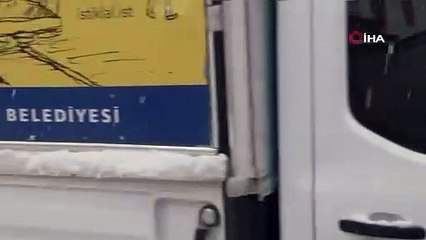 İstanbul'da Taksim beyaza büründü