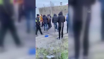 KIRKLARELİ - Yolcu treninin işçi servisine çarpması sonucu 27 kişi yaralandı (1)