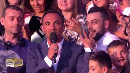 Zapping du 22/06 : Quand Nikos Aliagas s'agace devant un fan un peu trop collant