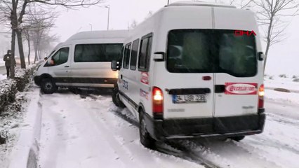 Servisler peş peşe kazaya karıştı