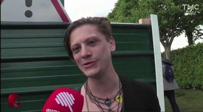 Le zapping du 17/05 : L’interview surréaliste d’un fan de Johnny Depp