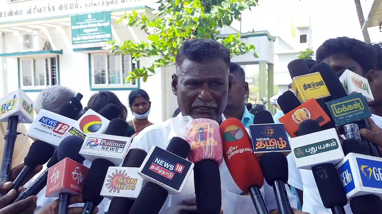 மயிலாடுதுறை அருகே.. நாட்டமை பட பாணியில் ஊரைவிட்டு ஒதுக்கப்பட்ட குடும்பங்கள்.. போலீசில் புகார்
