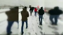Arnavutköy'de servis araçları yolda kaldı, vatandaşlar yollara düştü