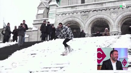 Zapping du 08/02 : Les Parisiens font du ski dans la capitale