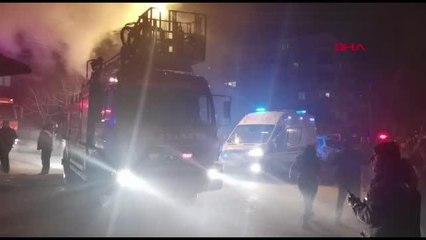 Son dakika haber... Yangında mahsur kalan yürüme engelliyi itfaiye kurtardı