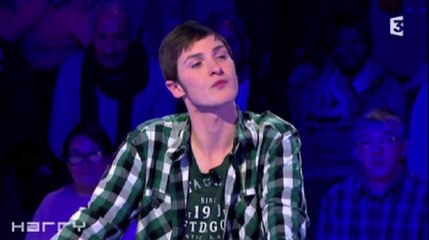 Le zapping du 12/02 : un candidat à la voix particulière