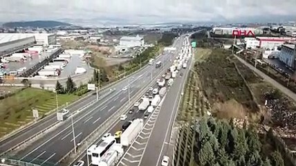 İstanbul girişinde 8 kilometrelik kuyruk oluştu! Kamyon ve TIR'lar için yeni karar