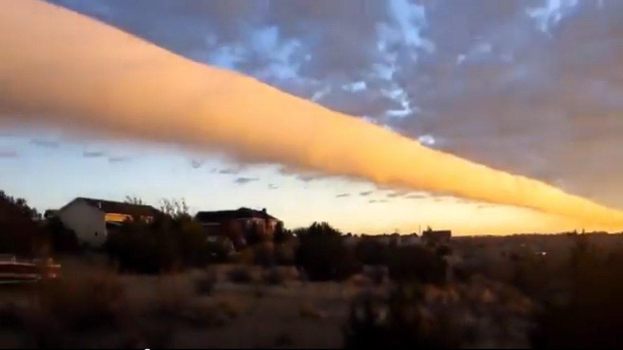 Un étrange nuage en forme de rouleau filmé au Texas !