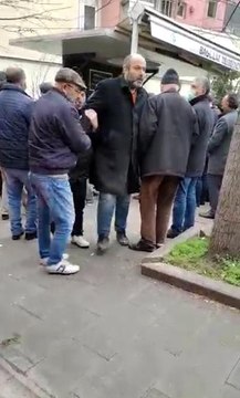 Son dakika haberleri | Alacaklı olduğu akrabasının cenazesine gitti, Hakkımı helal etmiyorum dedi... Camiden çıkartılan adam, Yine olsa yine yaparım