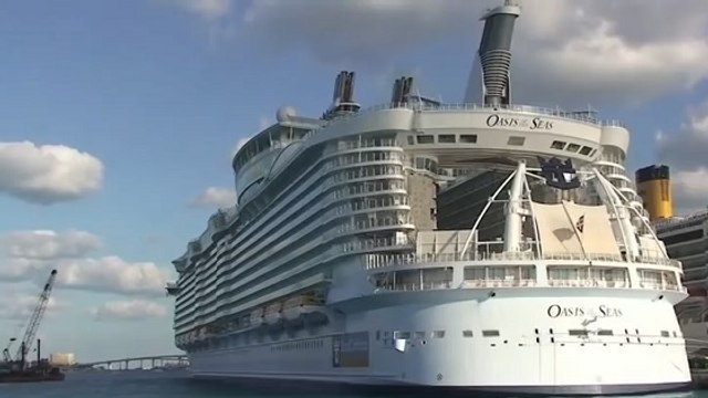 Visitez le plus gros paquebot du monde, l'Oasis of the Seas
