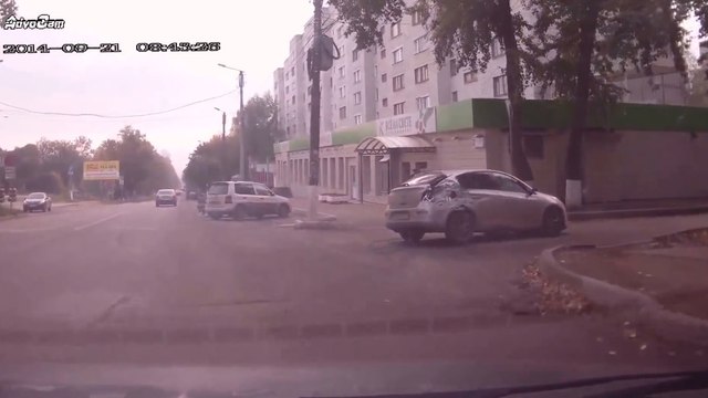 Russie : un policier force un automobiliste à se lancer dans une course-poursuite