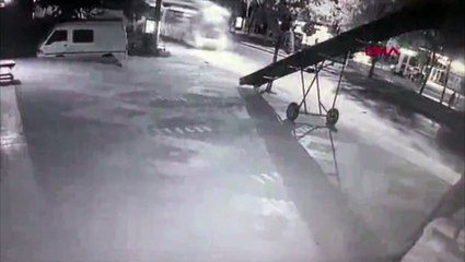 Maske takmadığı için otobüsten indirildi, duraktan tekrar otobüse binip yolcuyu vurdu