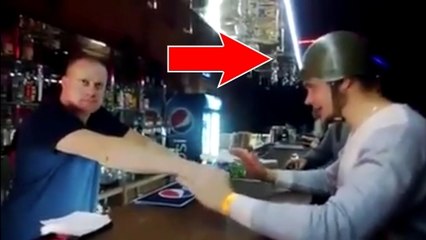 Dans ce bar russe, on a une façon très étrange de boire des verres