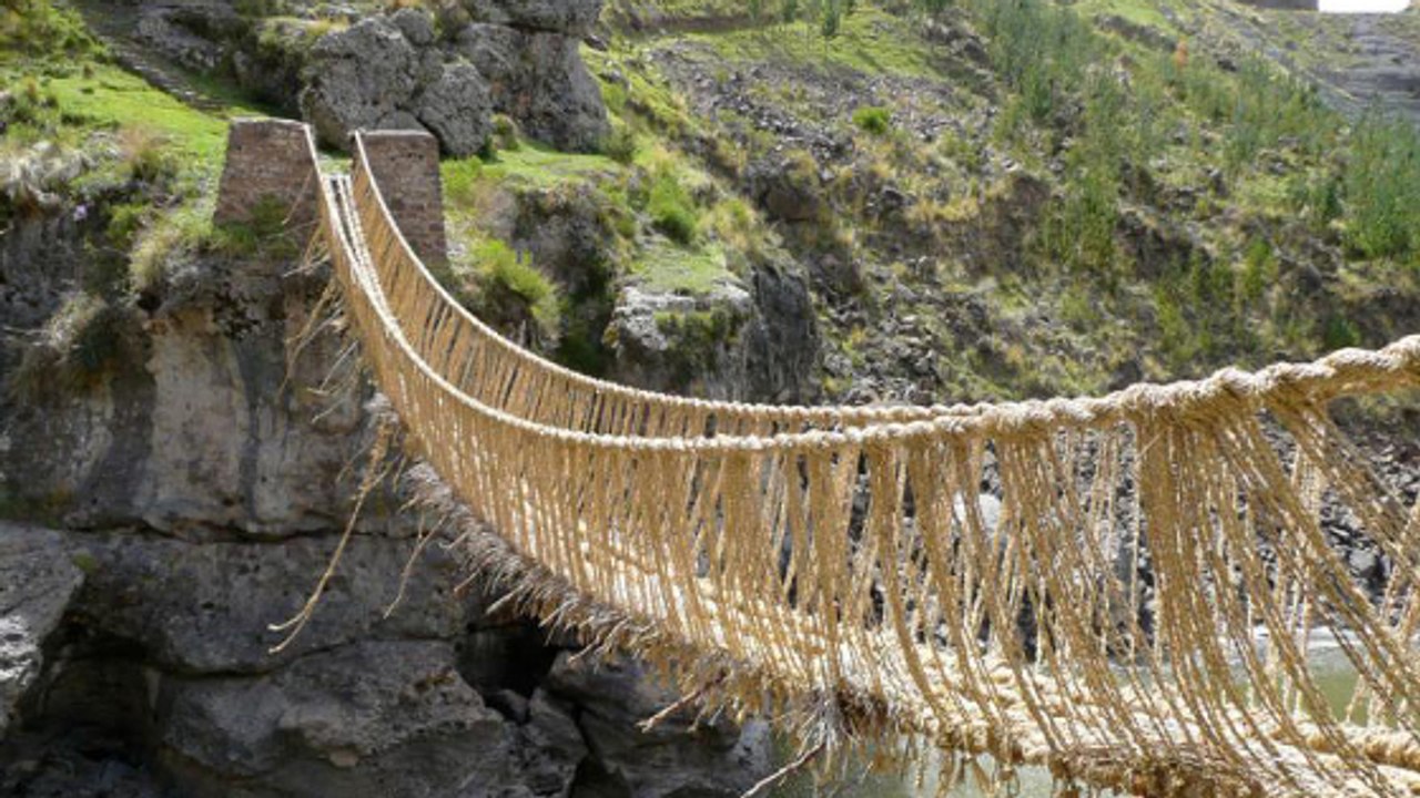 Le Q’eswachaka, un incroyable pont de corde digne d'Indiana Jones !
