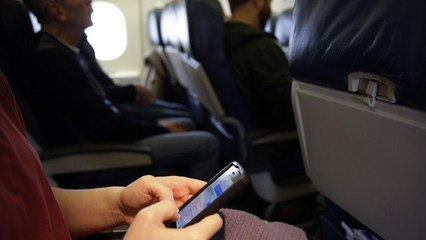Utiliser des appareils électronique dans un avion est-il dangereux?