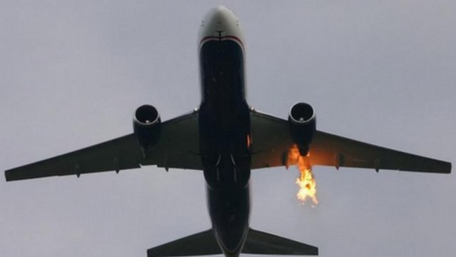 En plein vol, un avion de la compagnie Orenair prend feu : la manœuvre des pilotes a sauvé les 370 passagers à bord