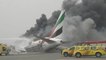 Un Boeing 777 d'Emirates rate son atterrissage et prend feu à Dubaï