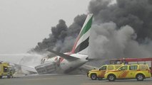Un Boeing 777 d'Emirates rate son atterrissage et prend feu à Dubaï