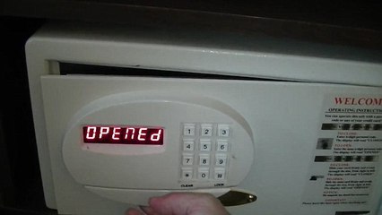 Ne laissez pas vos objets de valeur dans le coffre-fort de votre chambre d'hôtel !