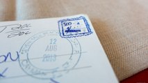 Découvrez comment envoyer vos cartes postales sans timbre