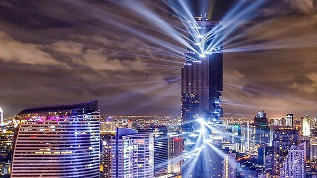 Bangkok : L'inauguration spectaculaire de la plus haute tour de Thaïlande !