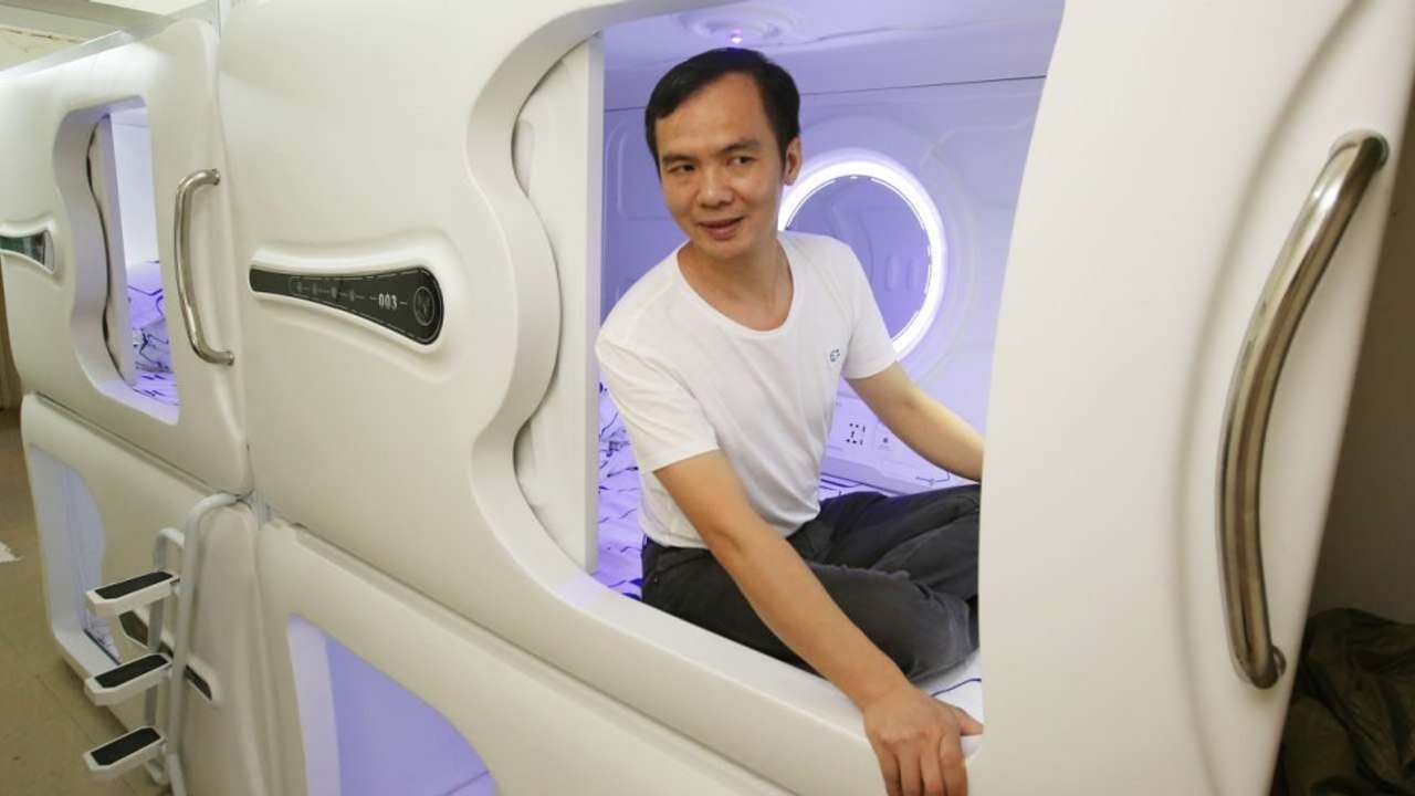 Hong-Kong : Un homme parvient à vivre dans un appartement capsule de 2m²